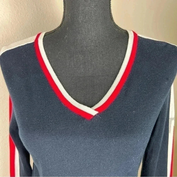 Tommy Hilfiger Woman’s RWB Lightweight V-Neck Sweater Top Size Small - Picture 3 of 11
